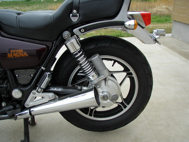 Купить мотоцикл Honda VF750 Magna 1982 фото 14